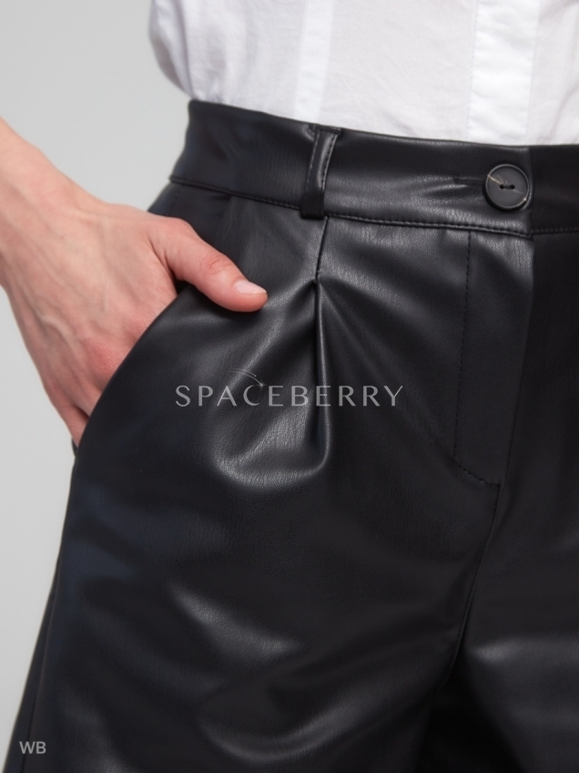 Женские кожаные короткие шорты классика